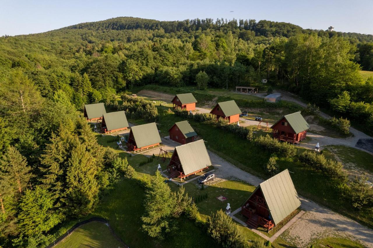 Uweronci Hotel Ustrzyki Dolne Buitenkant foto
