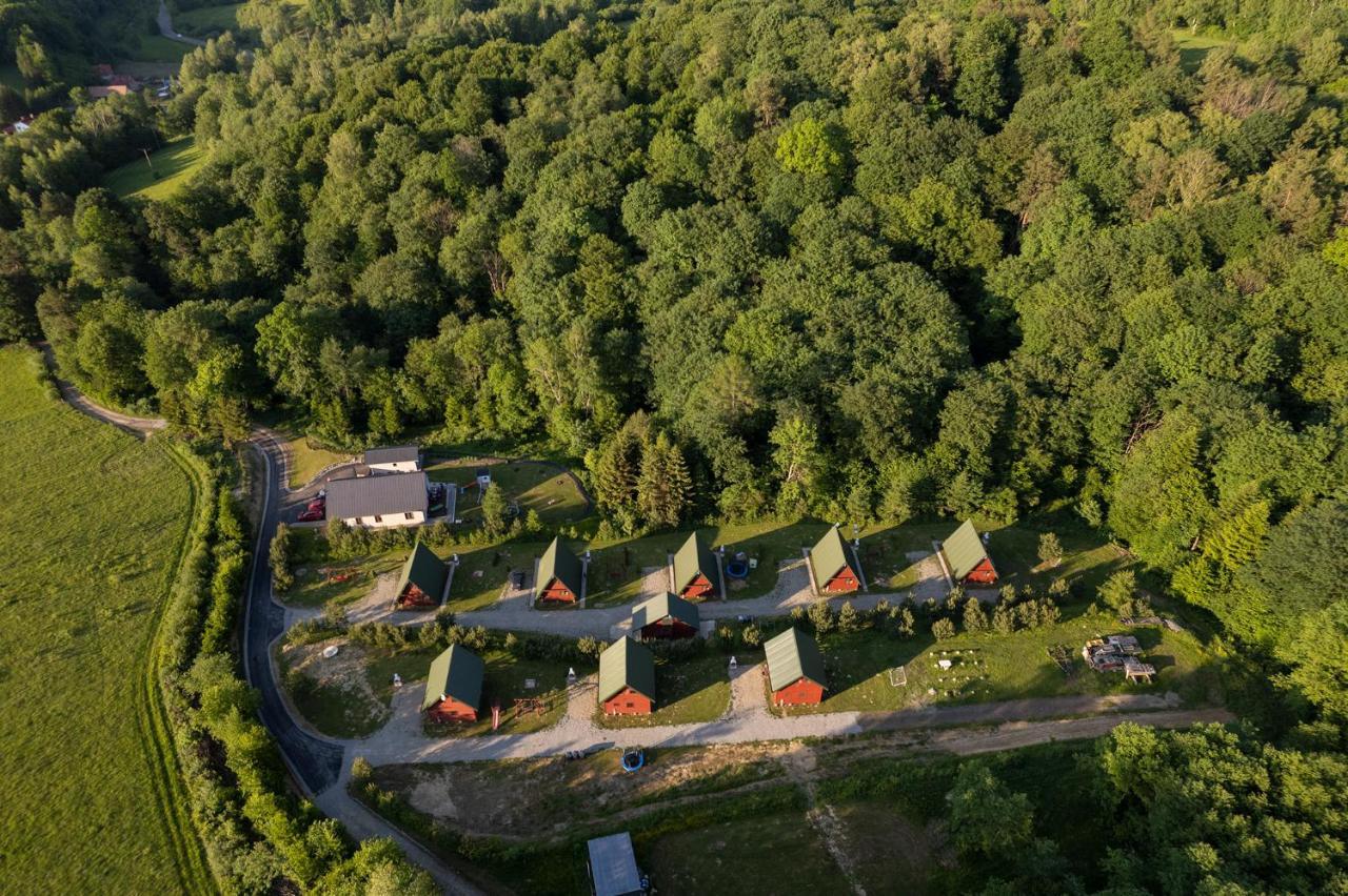 Uweronci Hotel Ustrzyki Dolne Buitenkant foto